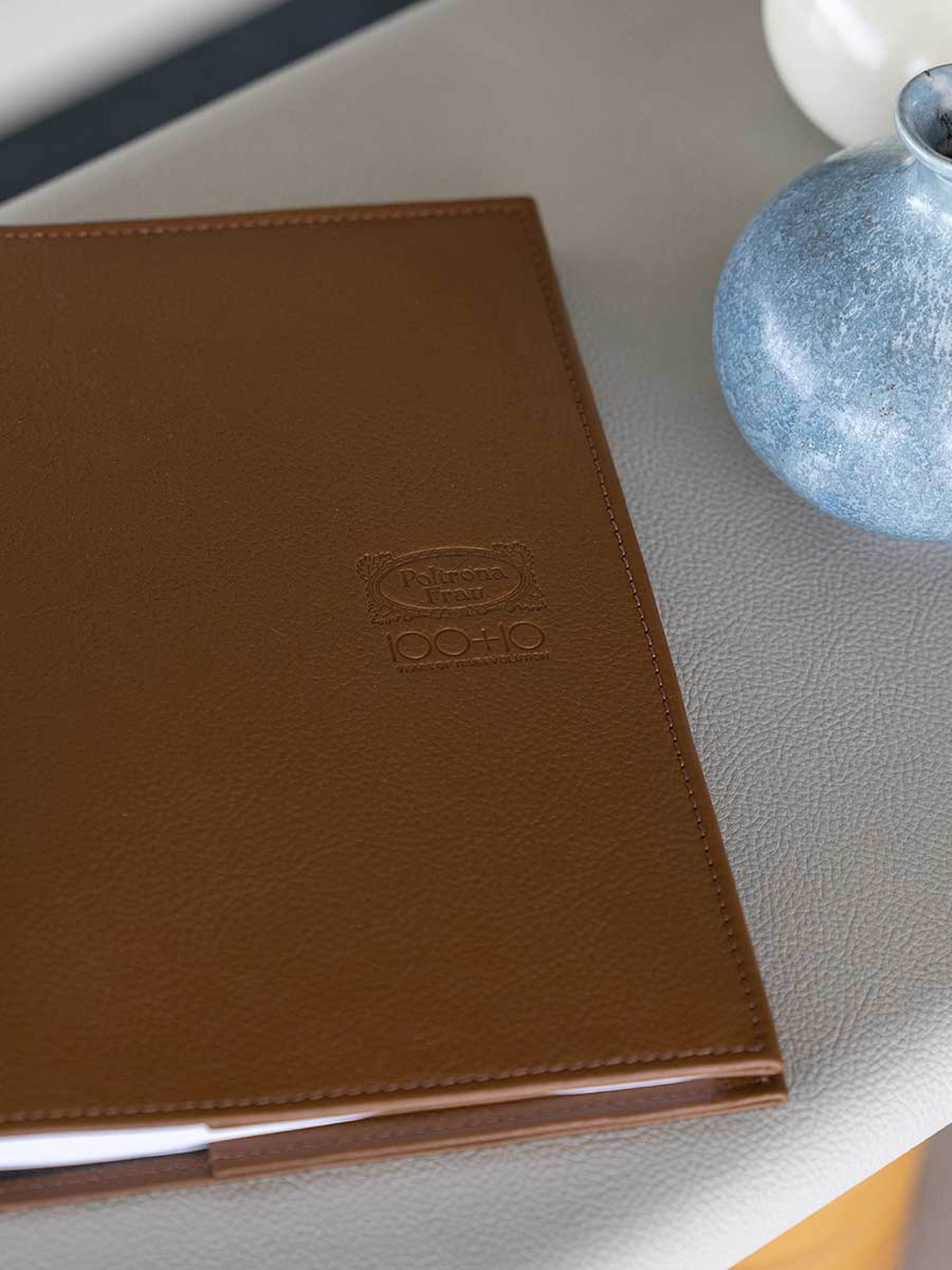 Gli Oggetti | Notebook 110° Anniversary Edition - Poltrona