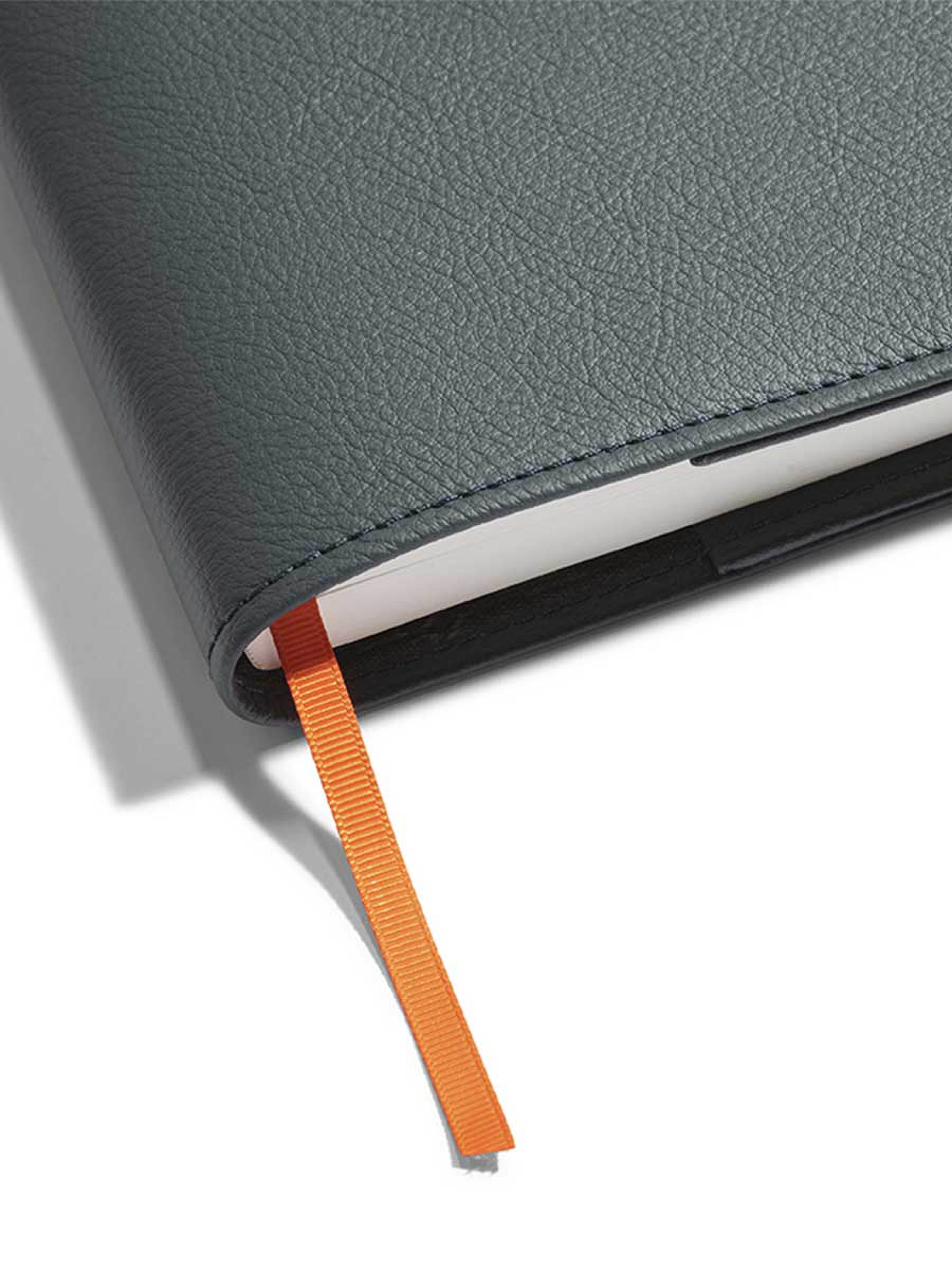 Poltrona Frau(手帳カバー) Notebook 110th Anniversary Edition 手帳 | Products