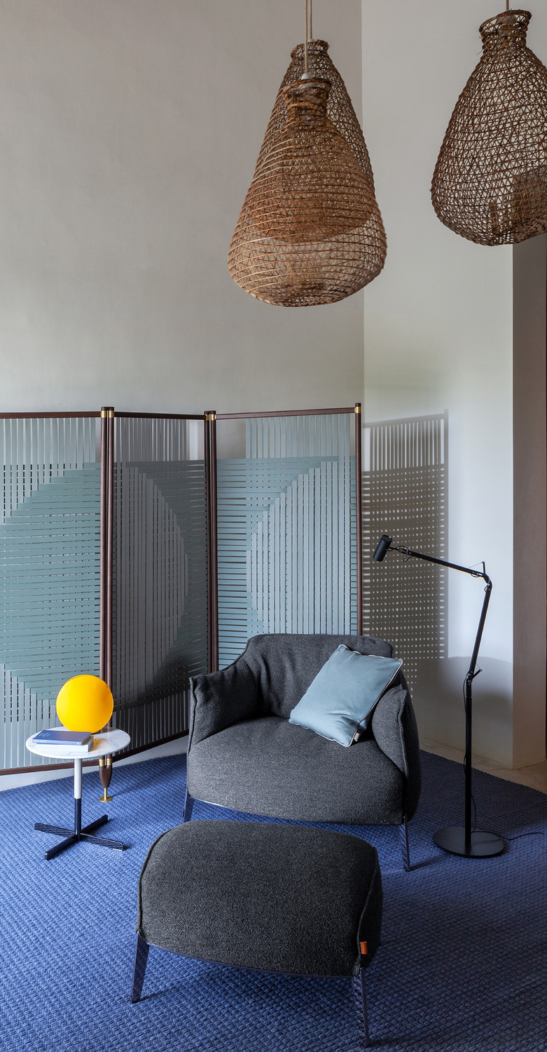 Archibald Gran Comfort | Armchair Archibald Gran Comfort armchair by Poltrona Frau, upholstered in Pelle Frau® with Italian handcrafted details.