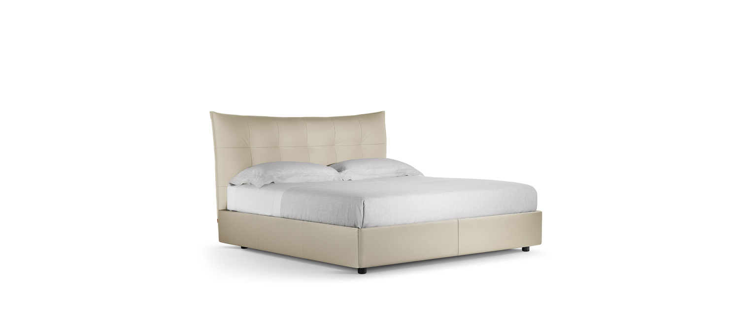 Aurora Tre | 带储物功能的床 Poltrona Frau的Aurora Tre床具,Pelle Frau®软包床头板和桦木胶合板框架,现代意式设计。 Poltrona Frau的Aurora Tre收纳床,采用皮革和木材,设计优雅且实用,适合卧室。