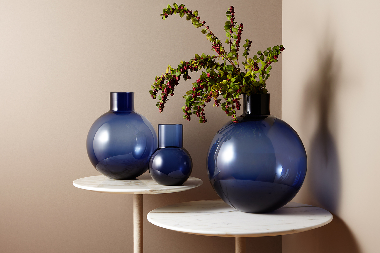 Blue Pallo | Vase Blue Pallo vase by Poltrona Frau, in blue ceramic with sinuous lines, decorative and contemporary design