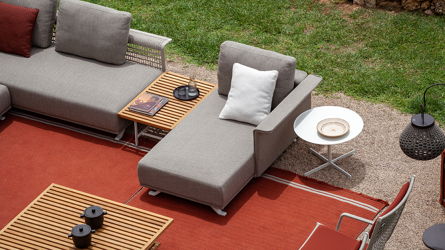 04 bob outdoor coffee table 04 bob outdoor coffee table