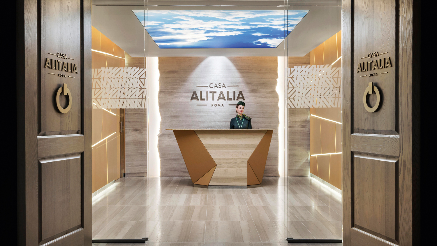 Casa Alitalia Bay Lounge seats and Cove armchairs by Poltrona Frau at Brussels National Airport, upholstered in Pelle Frau® and crafted with Italian craftsmanship.