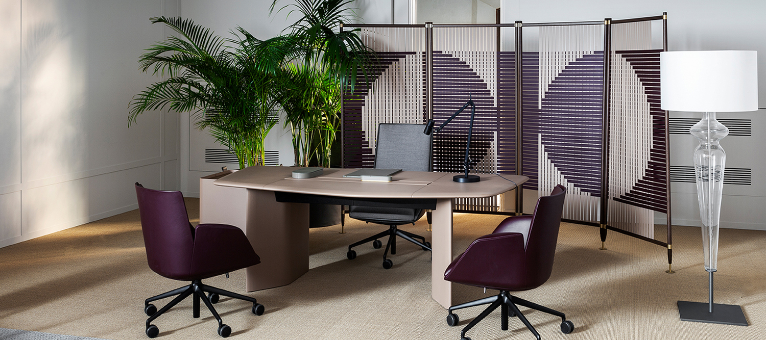 Cercle | Office chair Cercle office chair by Poltrona Frau, design by Lievore Altherr Park, ergonomic synchronized mechanism, differentiated-density padding, five-spoke base in polished aluminum or black lacquer, available in Pelle Frau® leather or leather-fabric combination