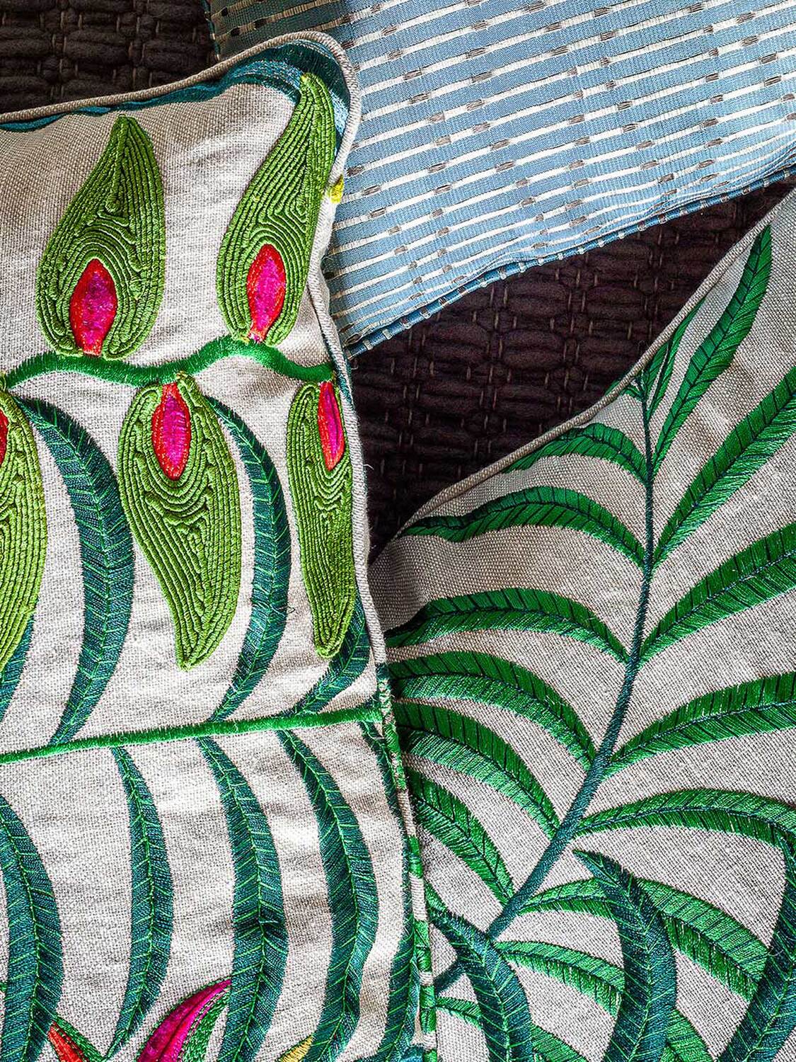 04 decorative cushions 04 decorative cushions