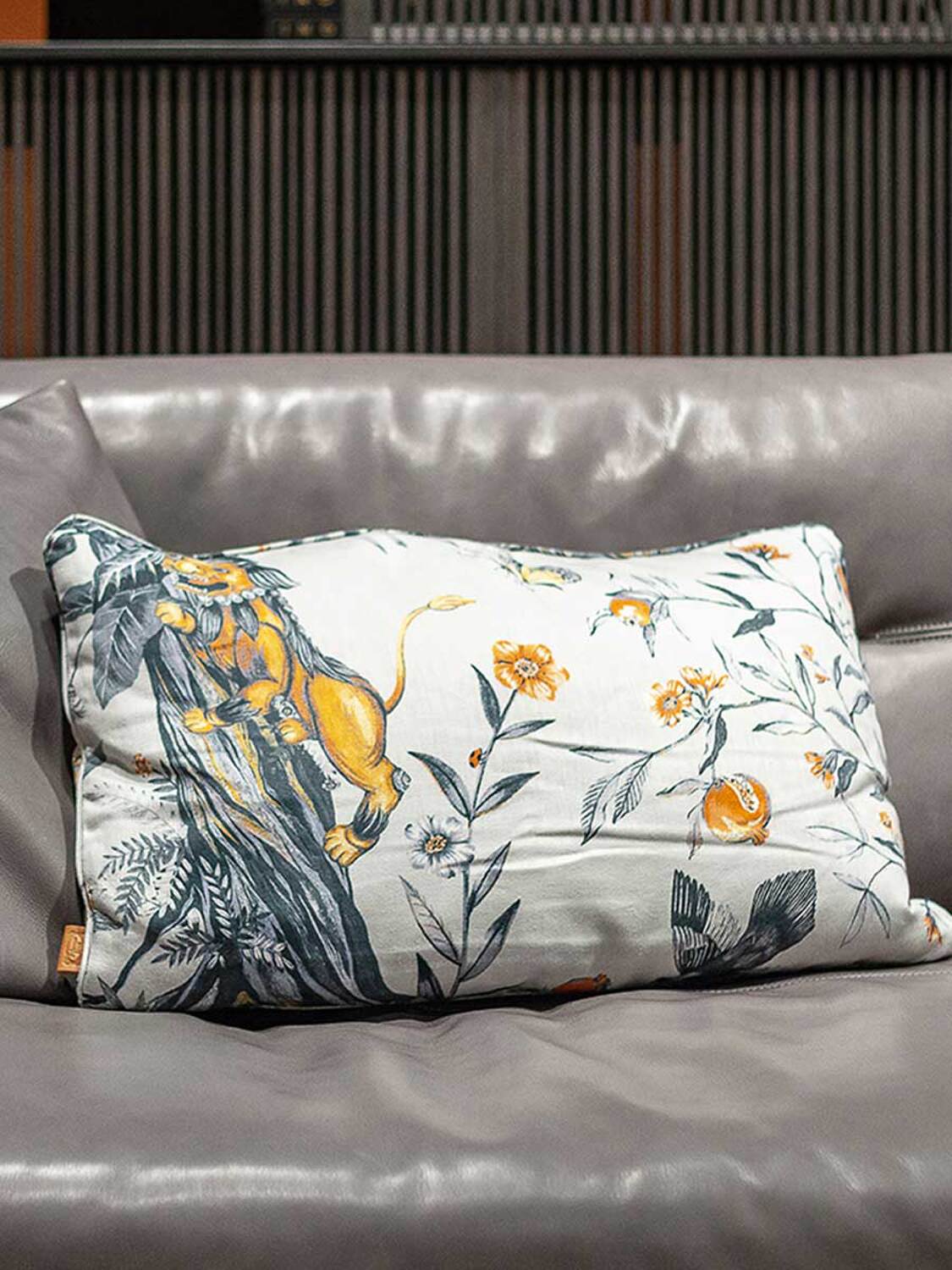 16 decorative cushions 16 decorative cushions