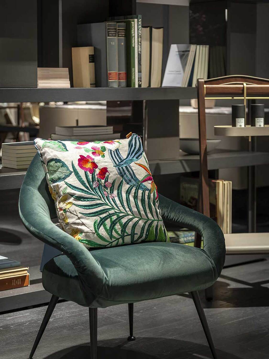 18 decorative cushions 18 decorative cushions