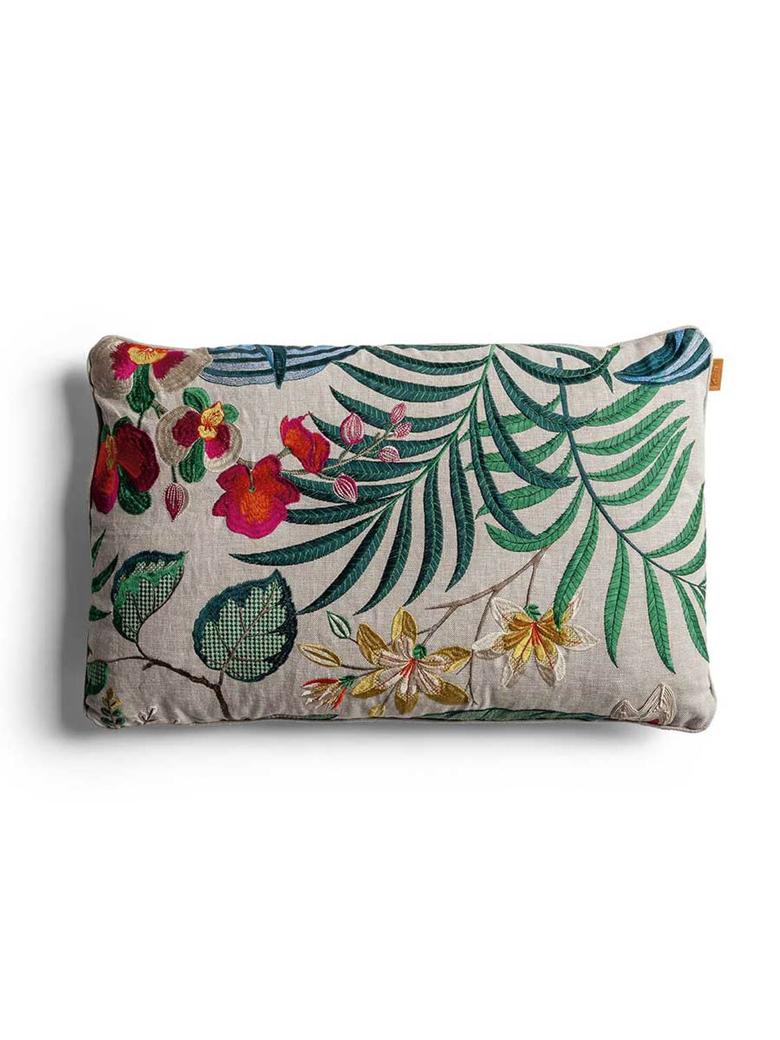 19 decorative cushions 19 decorative cushions