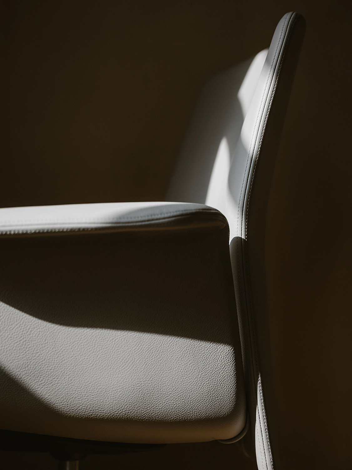 09 downtown conference 360 chair 09 downtown conference 360 chair