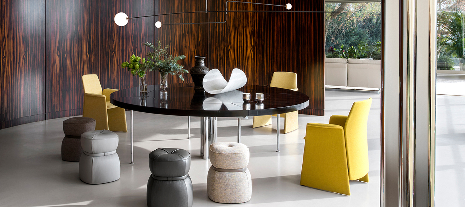 ポルトローナ・フラウのDowntown Conference Bridgeチェア。Pelle Frau®仕上げとエルゴノミックなフォルムで、オフィスに最適。