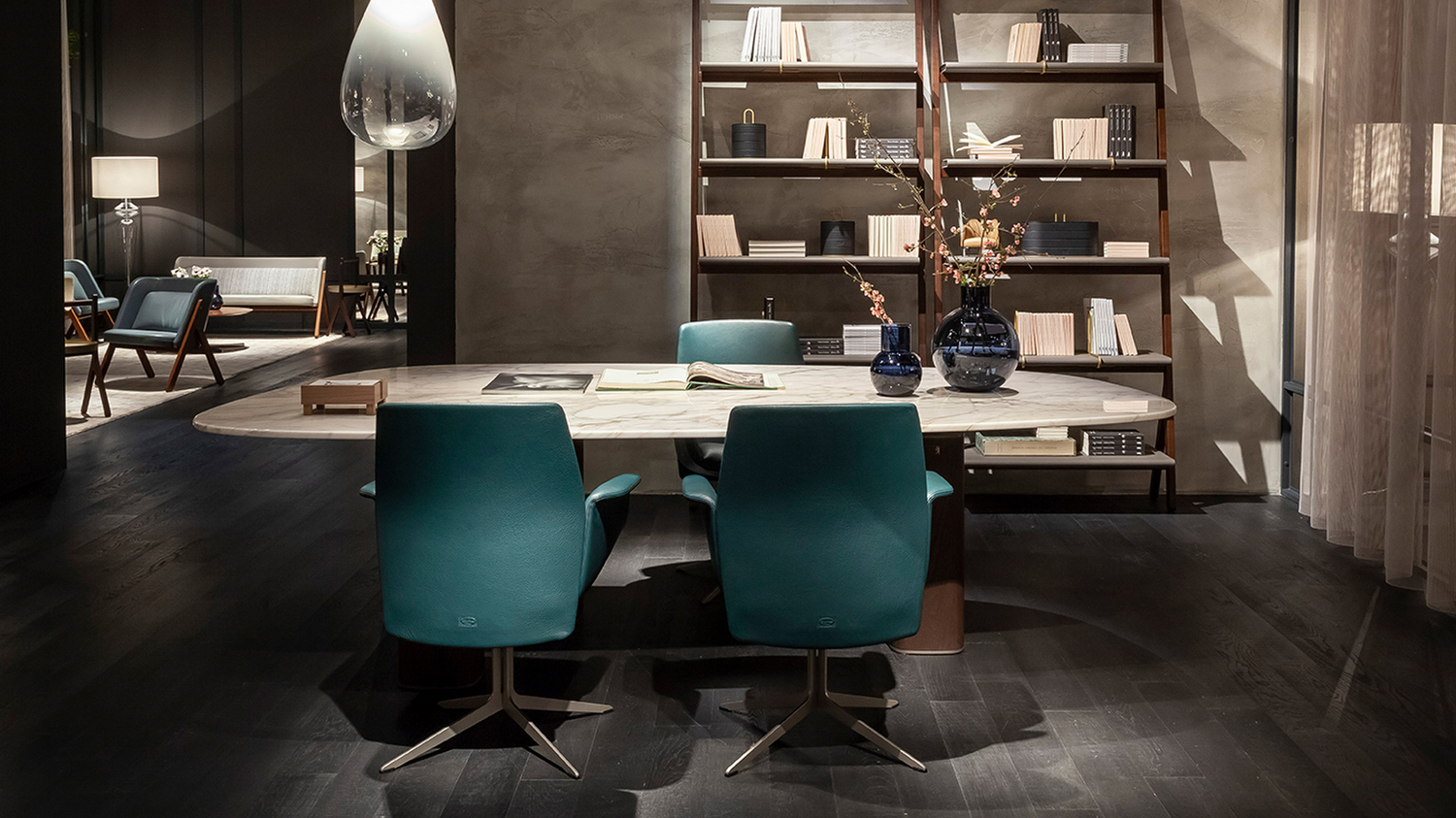 01 downtown conference swivel 4 spokes