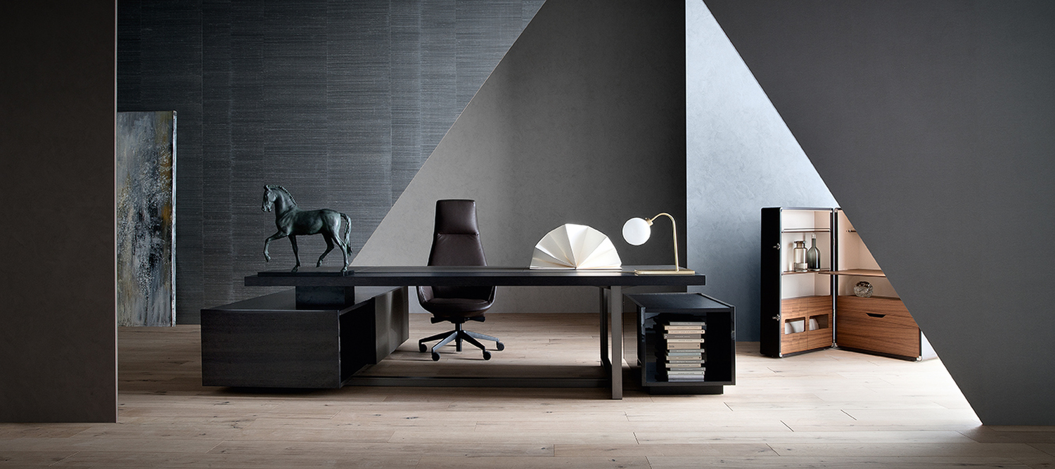 Downtown | Bürosessel Downtown-Bürostuhl von Poltrona Frau, mit Pelle Frau®-Bezug und ergonomischem Design Made in Italy.