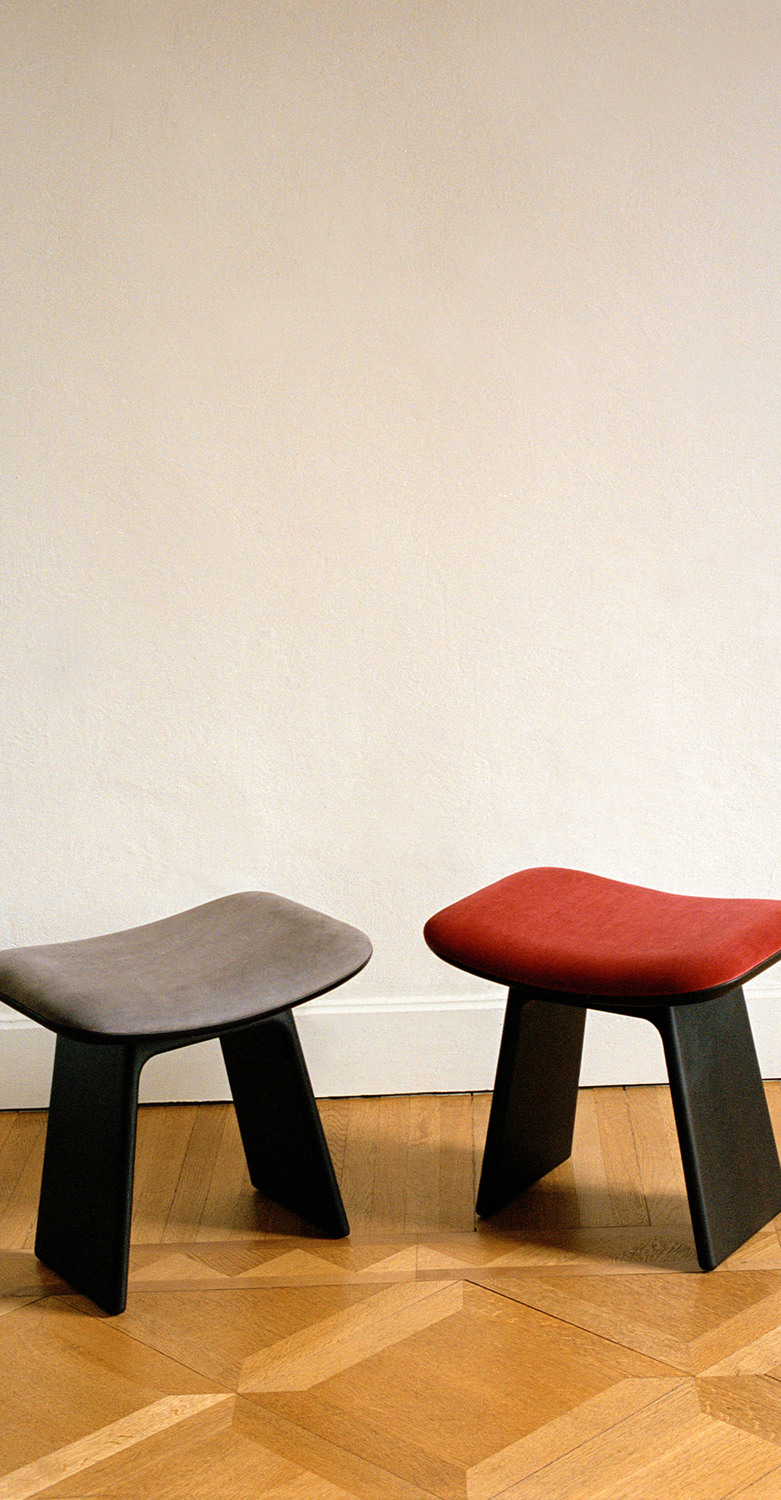 DUO | Bench Duo bench by Poltrona Frau, with solid wood frame and Pelle Frau® upholstery, example of refined Italian design.