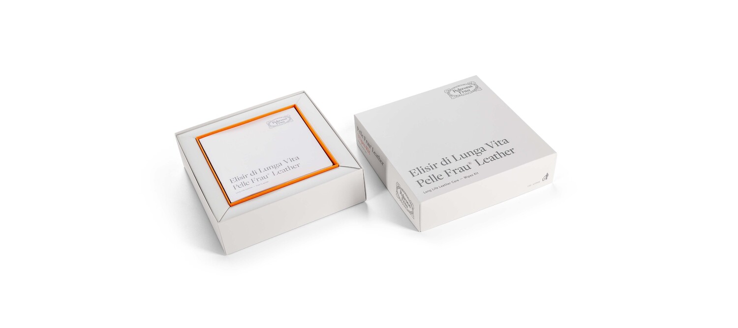 Gli Oggetti | Elisir Wipes Kit Poltrona Frau’s Elisir Wipes kit, for care of Pelle Frau® upholstery, example of Made in Italy attention to detail.