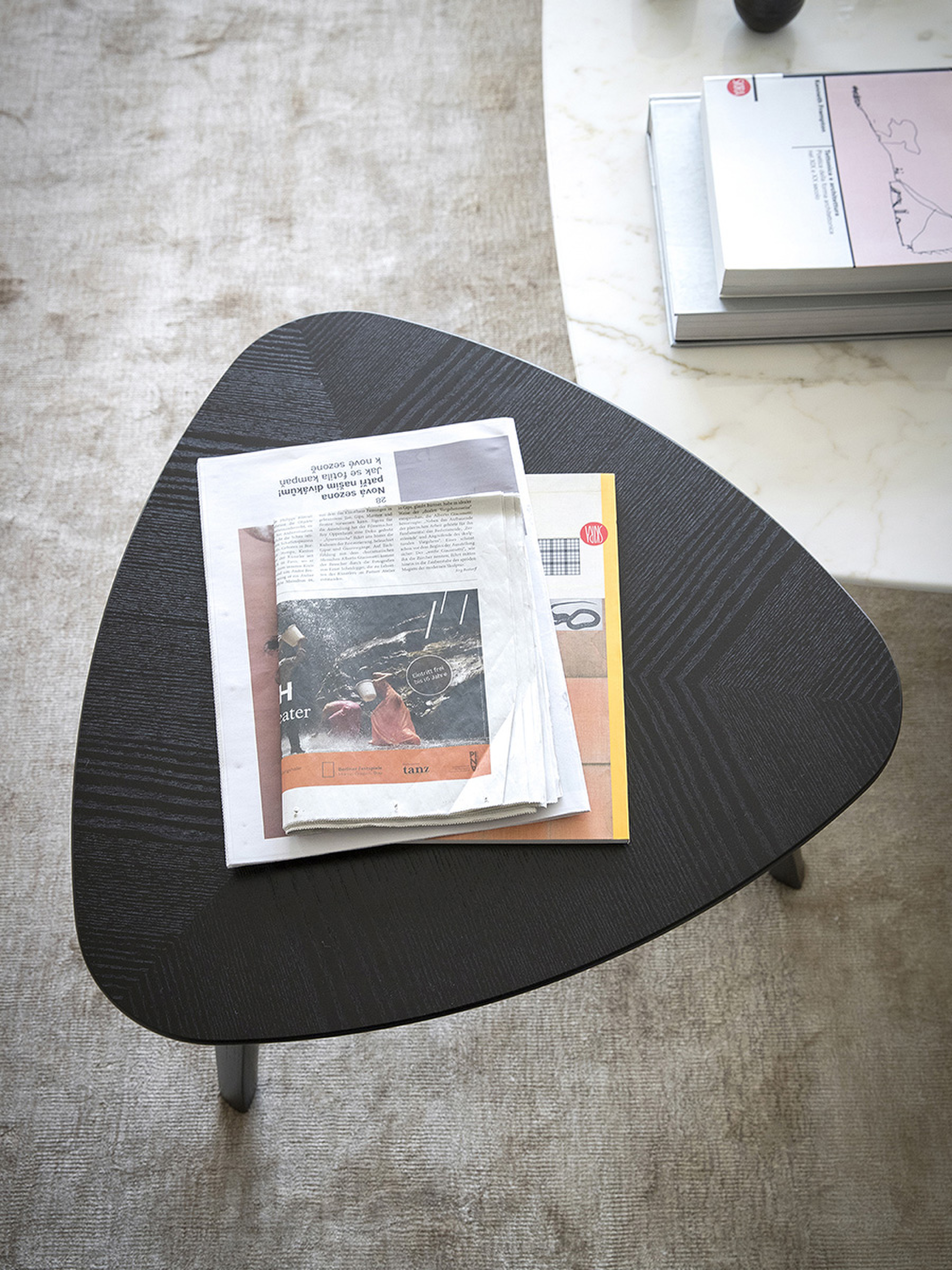 PoltronaFrau ポルトローナ・フラウ Fiorile フィオリーレ Fiorile with drawer フィオリーレ | Products | [Poltrona Frau