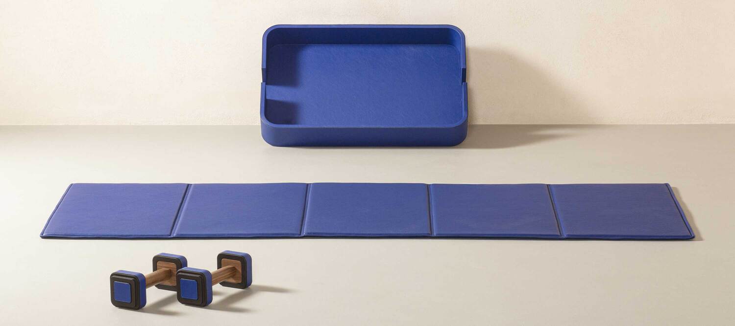 Fitness collection | Tapis de yoga Tapis de yoga Fitness Collection Poltrona Frau avec rembourrage en mousse technique, revêtement en cuir Pelle Frau®, plateau en bois et détails artisanaux Made in Italy