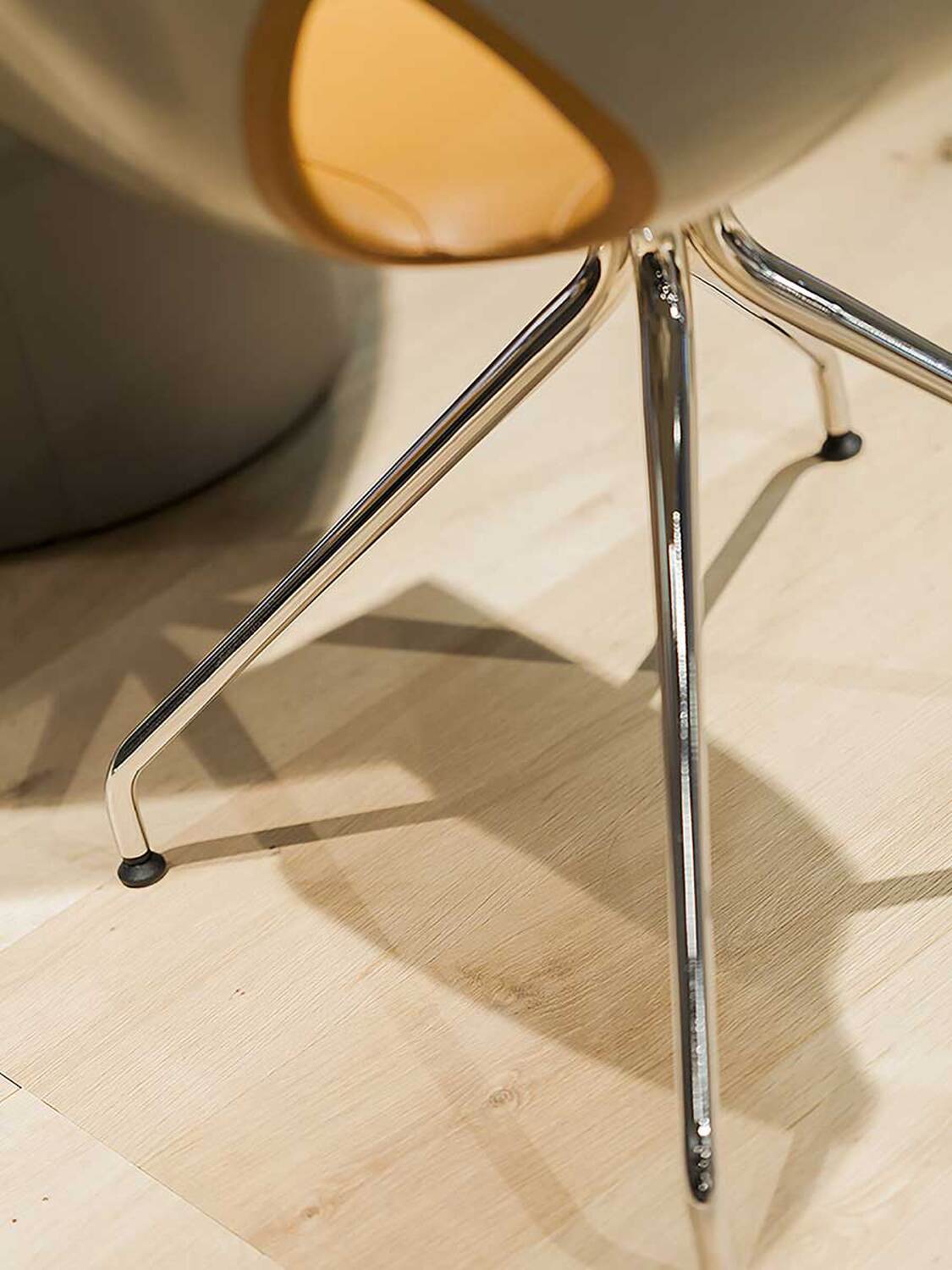 03 ginger ale 4 spokes small armchair 03 ginger ale 4 spokes small armchair