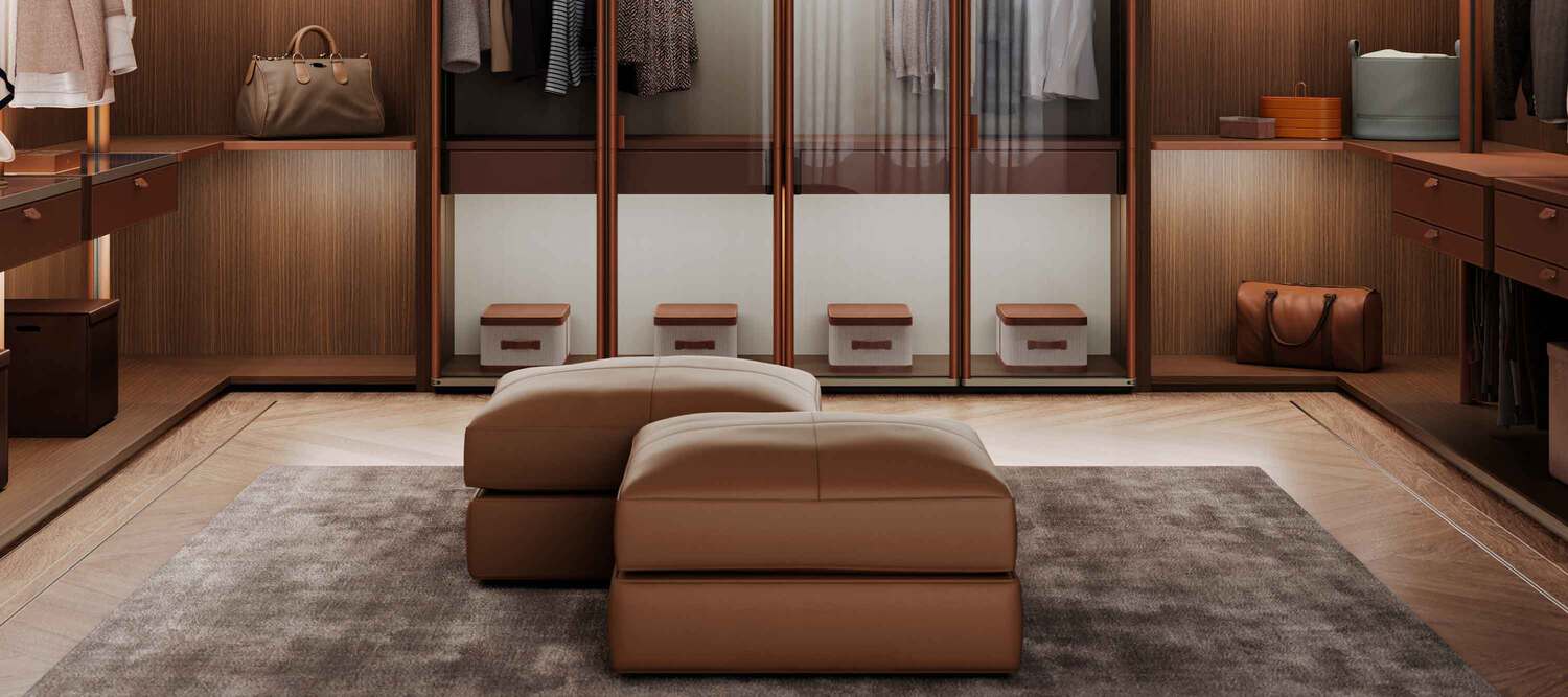 Gli Oggetti | Closet box Wardrobe organizer box by Poltrona Frau, covered in Pelle Frau® with Made in Italy artisanal details.
