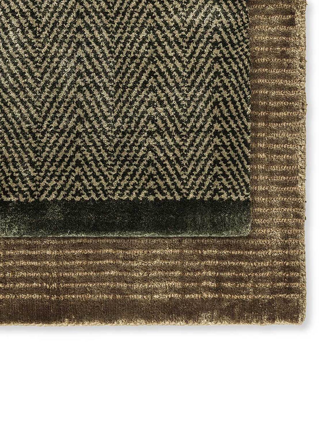 01 harp rug