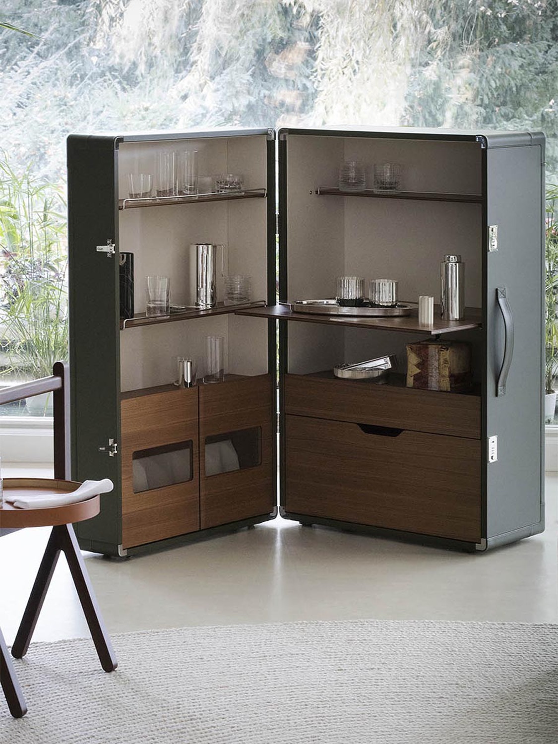 04 isidoro drinks cabinet 04 isidoro drinks cabinet
