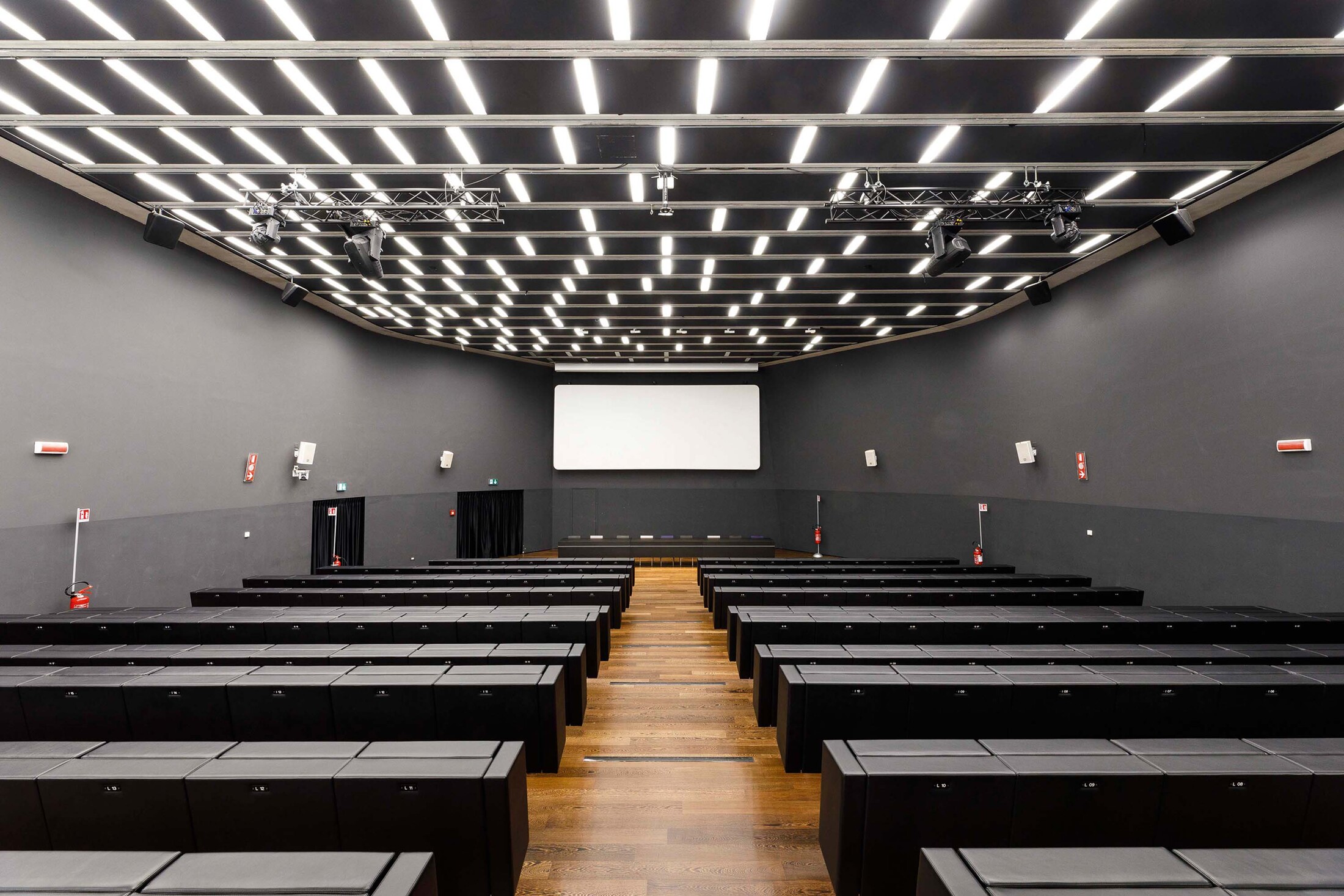 Poltrona Kube - EOOS Design - Poltrone sala cinema di design
