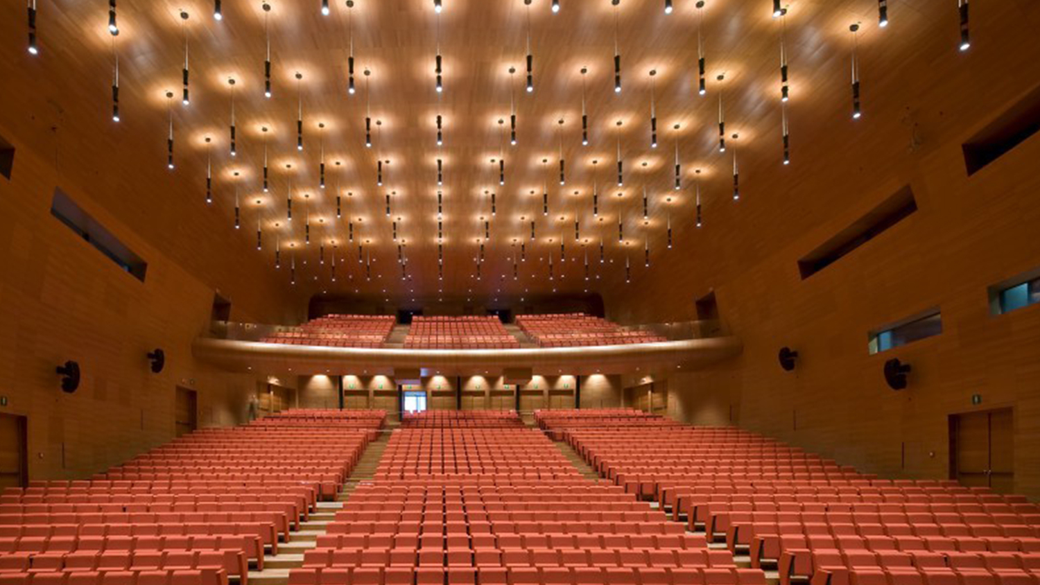 “La Nuvola” Roma Convention Center Poltrona Frau for La Nuvola Roma: exclusive furnishings and Carla seats in Pelle Frau® leather for an environment of modern and refined elegance.