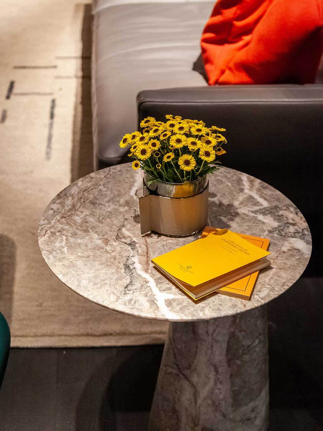 09 leather pot vase 09 leather pot vase