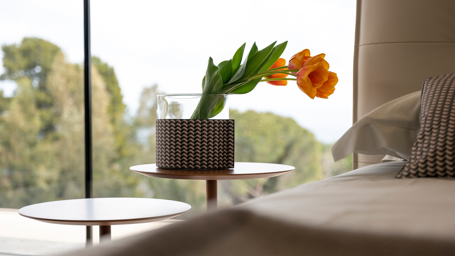 02 leather pot vase 02 leather pot vase