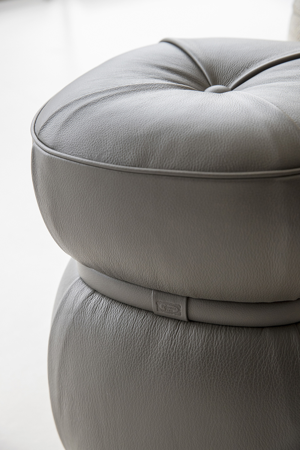 04 lepli 39x39 ottoman 04 lepli 39x39 ottoman