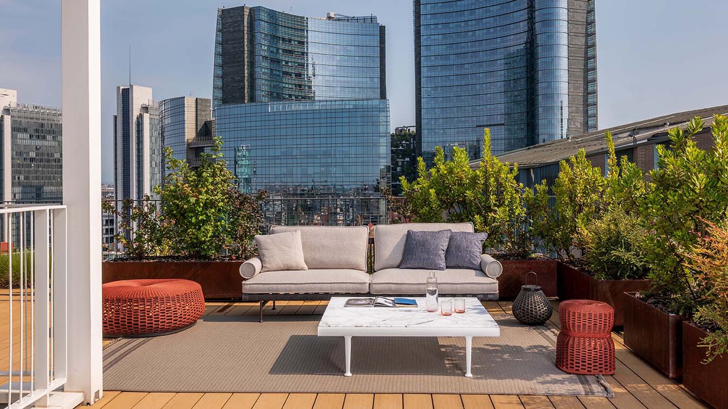 03 lepli outdoor 106x106 ottoman