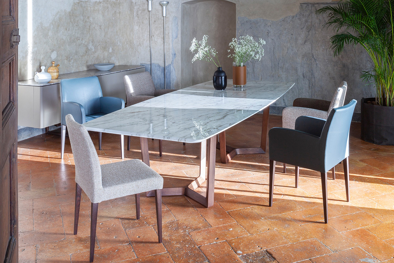 Liz | Chair Liz chair by Poltrona Frau in solid ash with Pelle Frau® leather or fabric upholstery, essential Italian design and fine craftsmanship