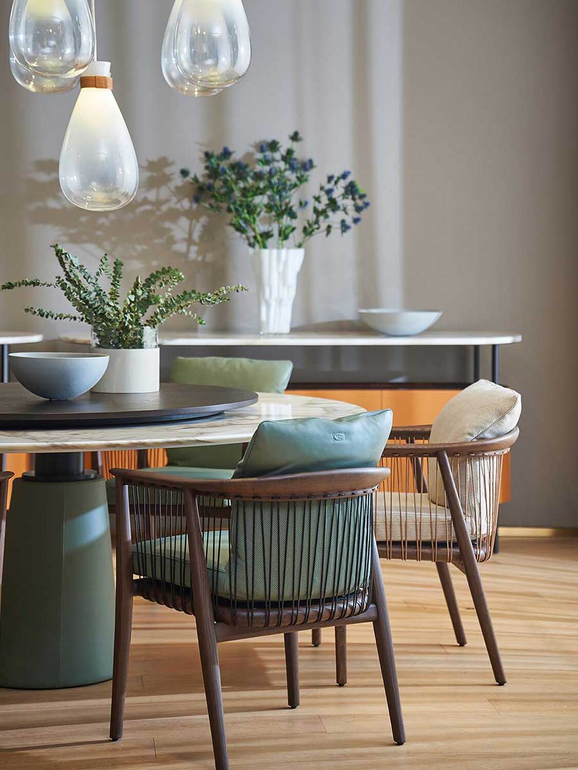 01 mesa due table with lazy susan 01 mesa due table with lazy susan