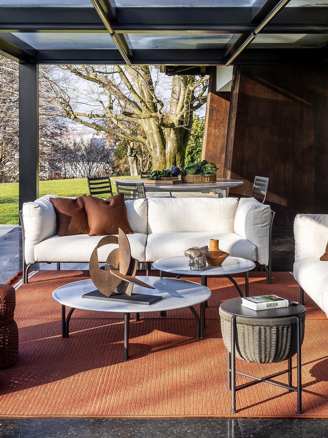 01 mirabell small table