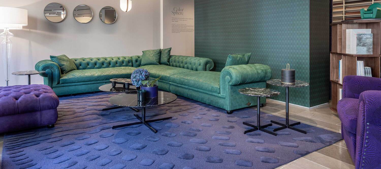 Tappeto OB–X PF in morbida lana neozelandese con motivo Tribal su base monocroma o bicolore, dimensioni personalizzabili, eccellenza artigianale italiana