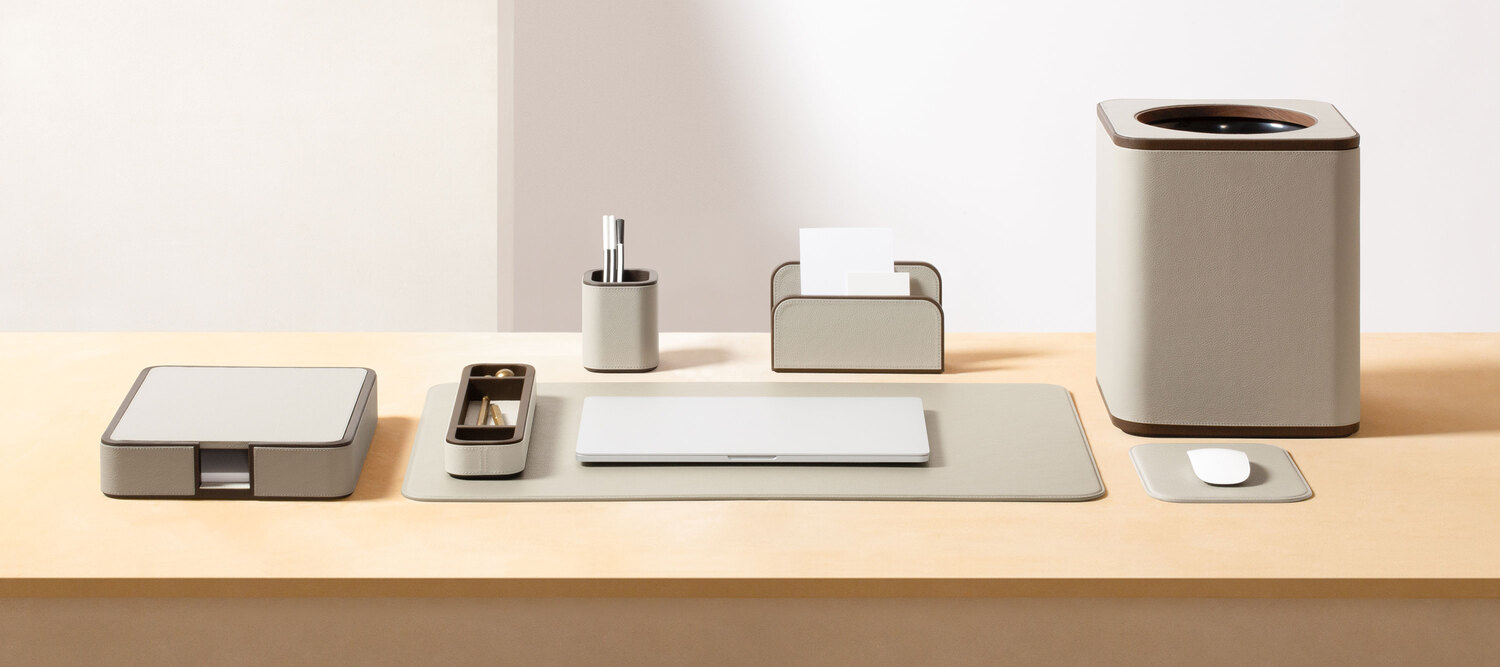 Office collection | Paper tray Giobagnara x Poltrona Frau envelope holder and A4 tray in Pelle Frau® leather, rounded design, available in various colors, Italian luxury craftsmanship