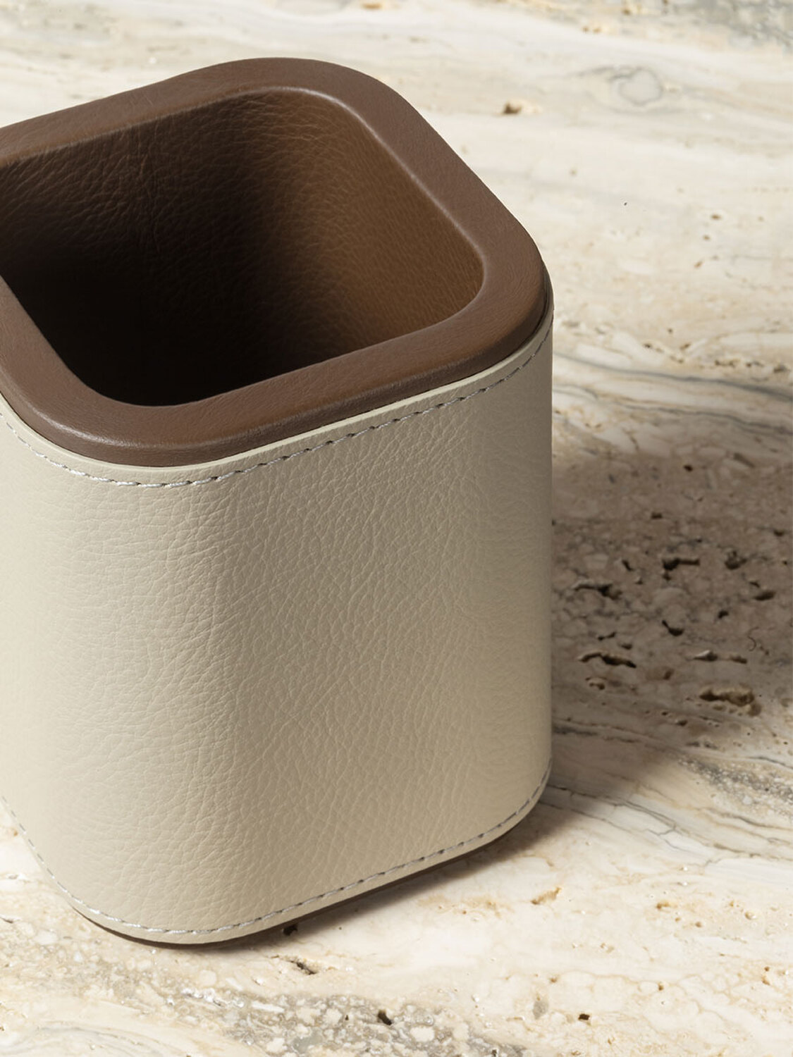 01 office pen holder