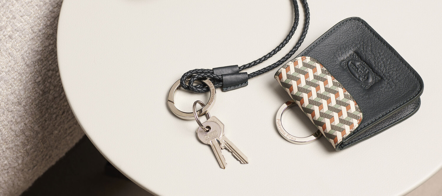 Pet collection | Keychain Scoubidou Pet Collection keychain by Poltrona Frau in woven Pelle Frau® leather, nickel-plated zama ring, Italian luxury craftsmanship and design