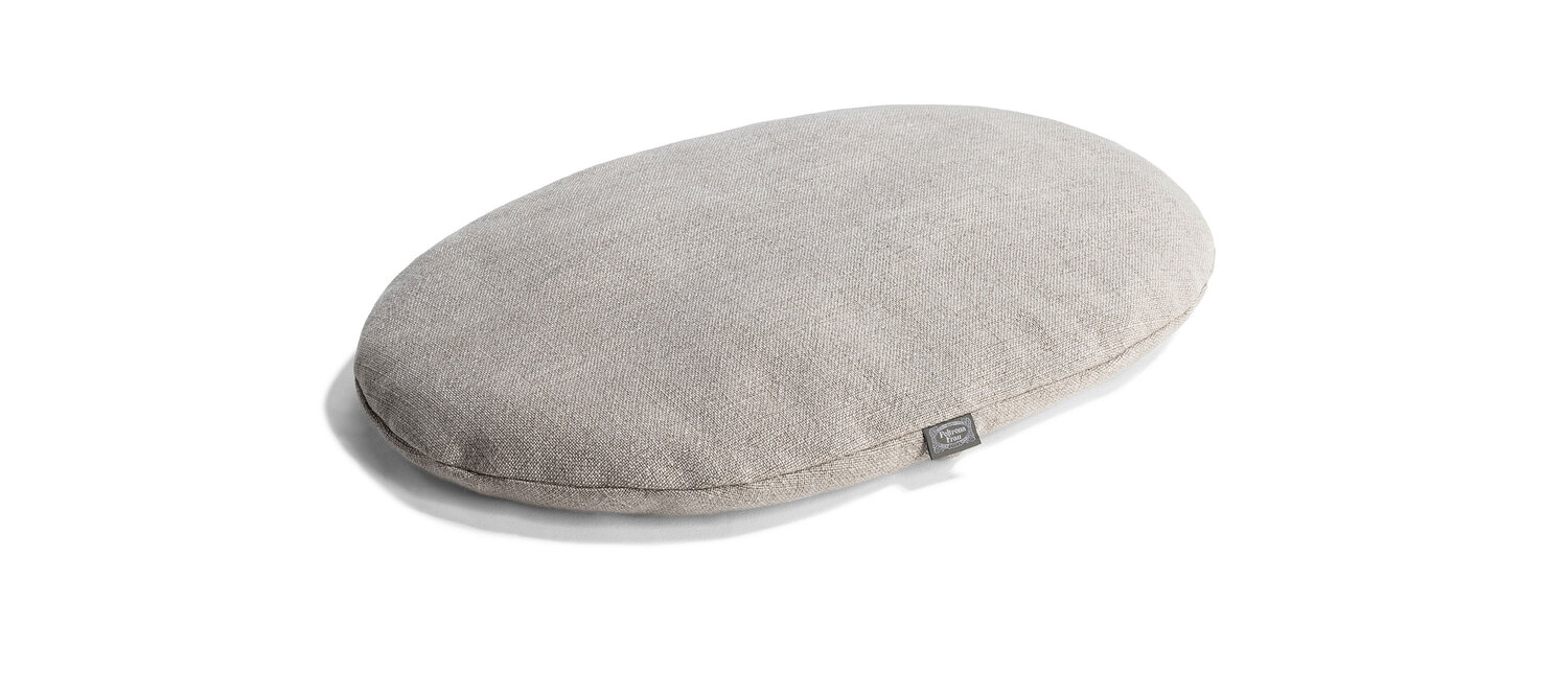 Pet collection | Kissen Pet Collection Kissen von Poltrona Frau, oval aus écru Beady Stoff, abnehmbarer Bezug, italienisches Luxus-Handwerk und Design