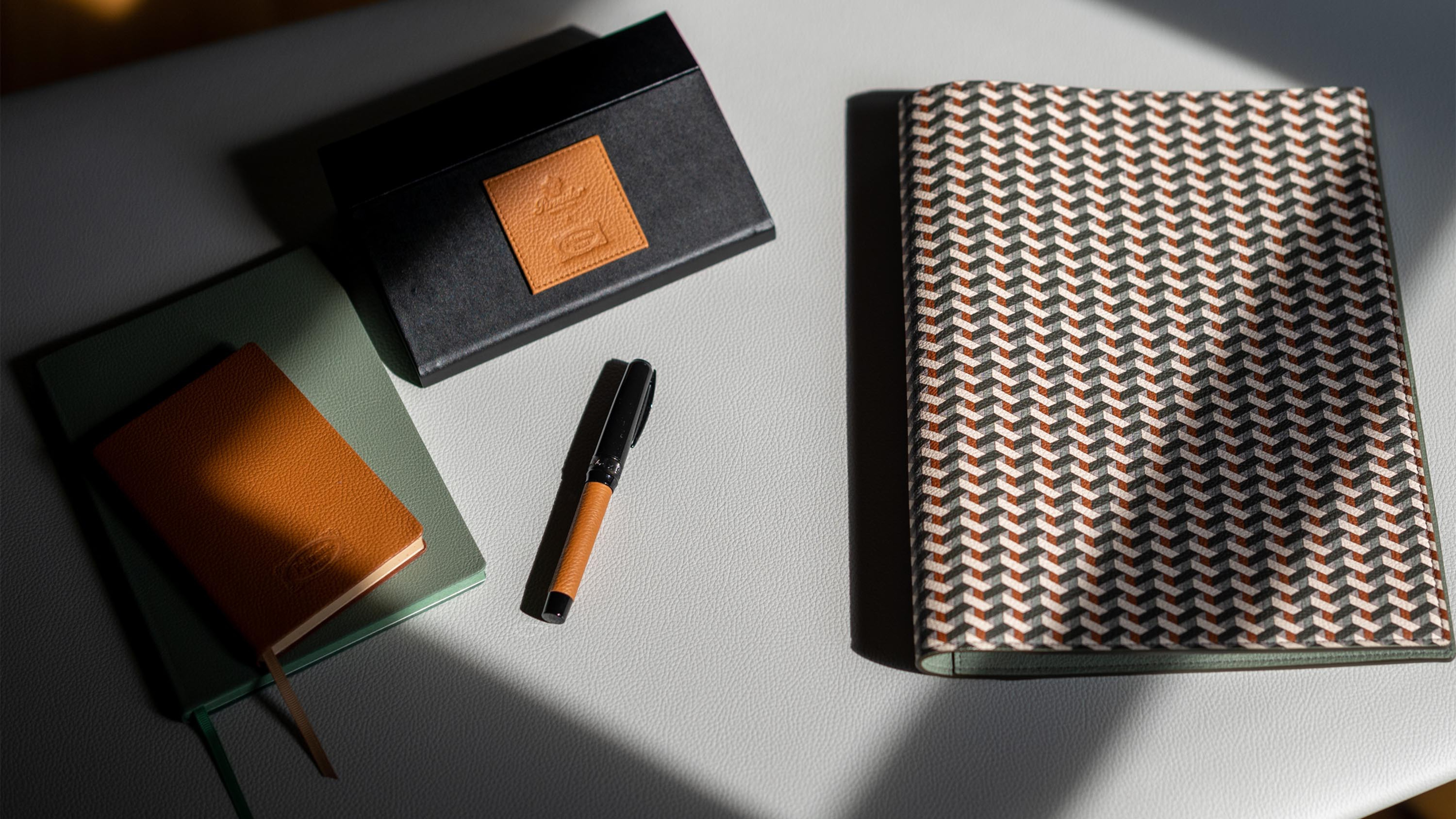 Pineider x Poltrona Frau | A4 Notepad Holder