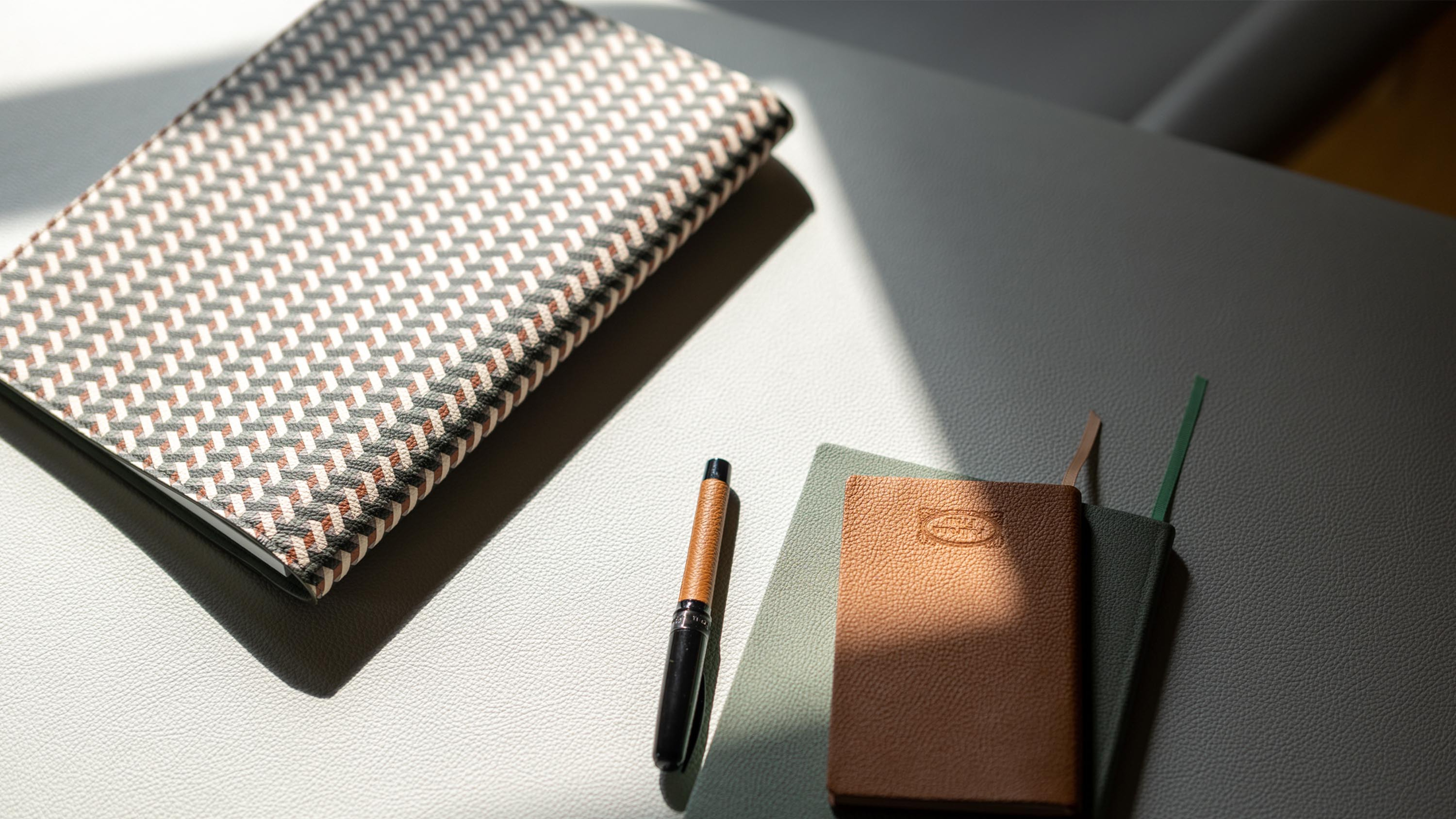 Poltrona Frau(手帳カバー) Notebook 110th Anniversary Edition 手帳 | Products