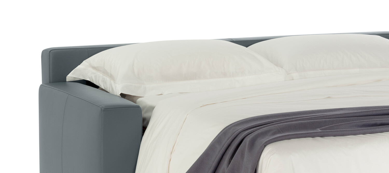 Portofino | Bed Linen Portofino night set by Poltrona Frau, in linen and silk, refined and luxurious for the bedroom