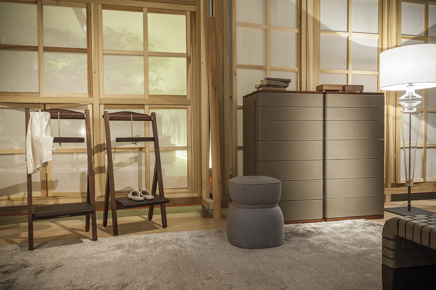 02 ren valet stand 02 ren valet stand