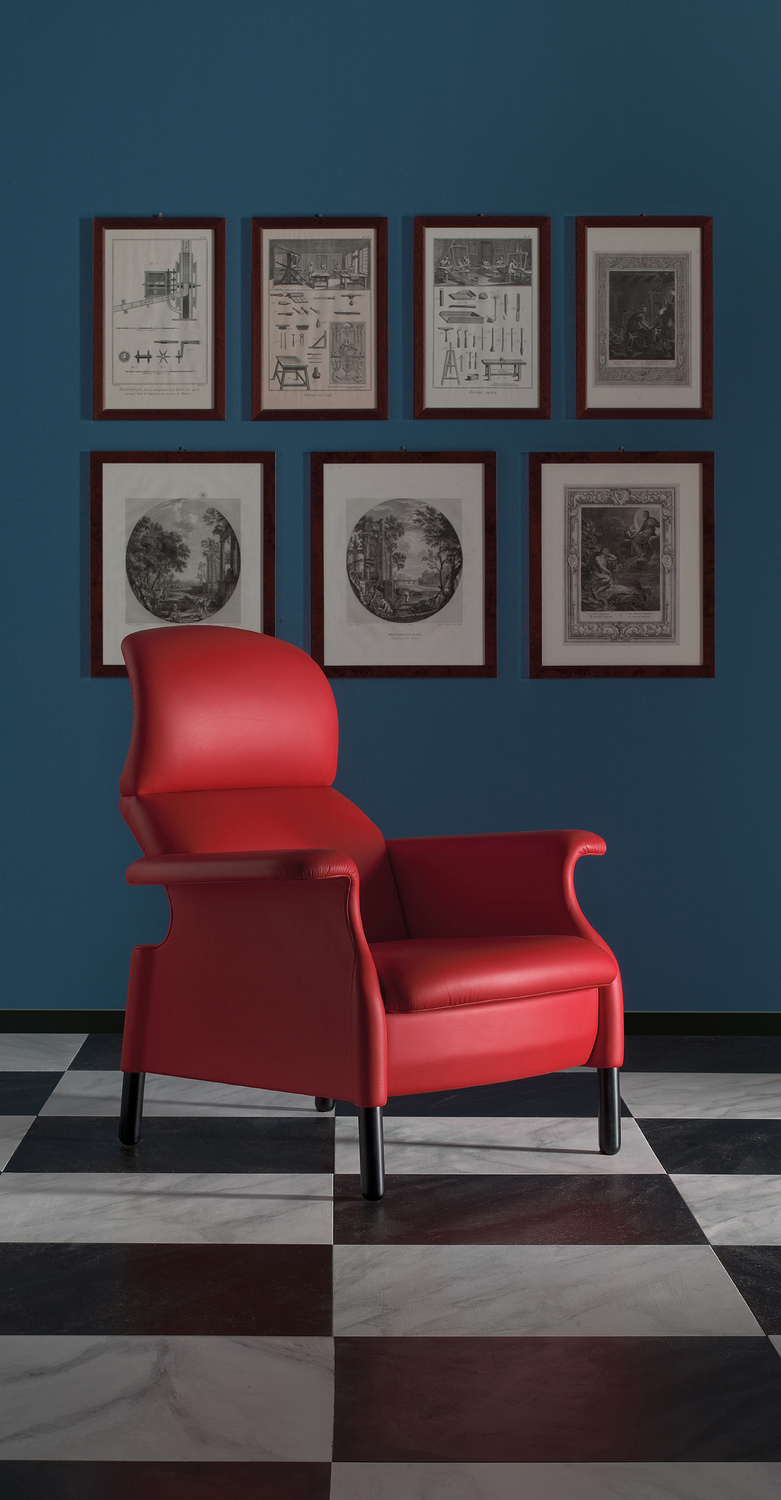 Sanluca | Fauteuil  Fauteuil Sanluca Poltrona Frau en cuir Pelle Frau®, profil courbé iconique, pieds en frêne wengé, design Castiglioni, excellence artisanale italienne