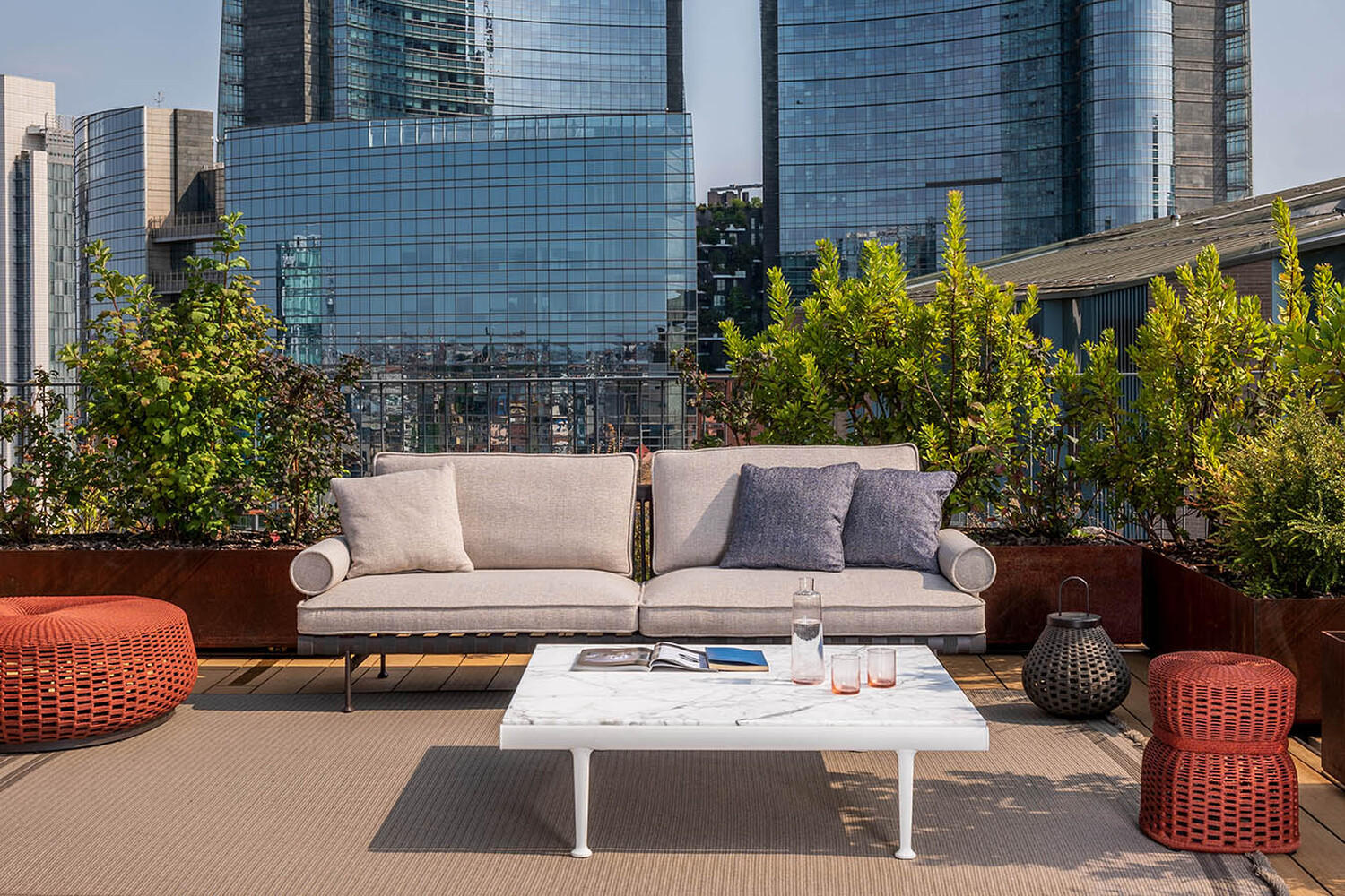 01 souvenir italie 120x120 small table 01 souvenir italie 120x120 small table