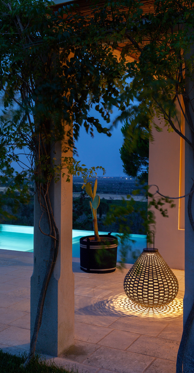 Sparkler | Lamp Sparkler outdoor lamp by Poltrona Frau, handwoven rope on powder-coated aluminum frame, Italian luxury design