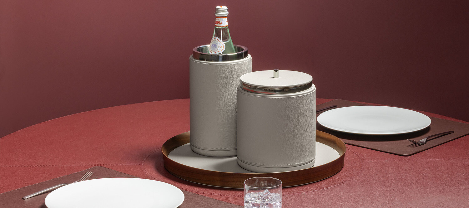 Tableware Glacette von Poltrona Frau, Design von Giobagnara, doppelwandiger Stahl mit Pelle Frau® Lederband, italienische Luxus-Handwerkskunst und Design