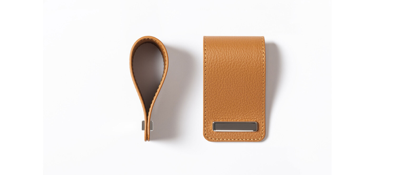 Tableware | Napkin ring Tableware napkin ring by Poltrona Frau, design by Giobagnara, Pelle Frau® leather band with steel closure, Italian luxury craftsmanship and design
