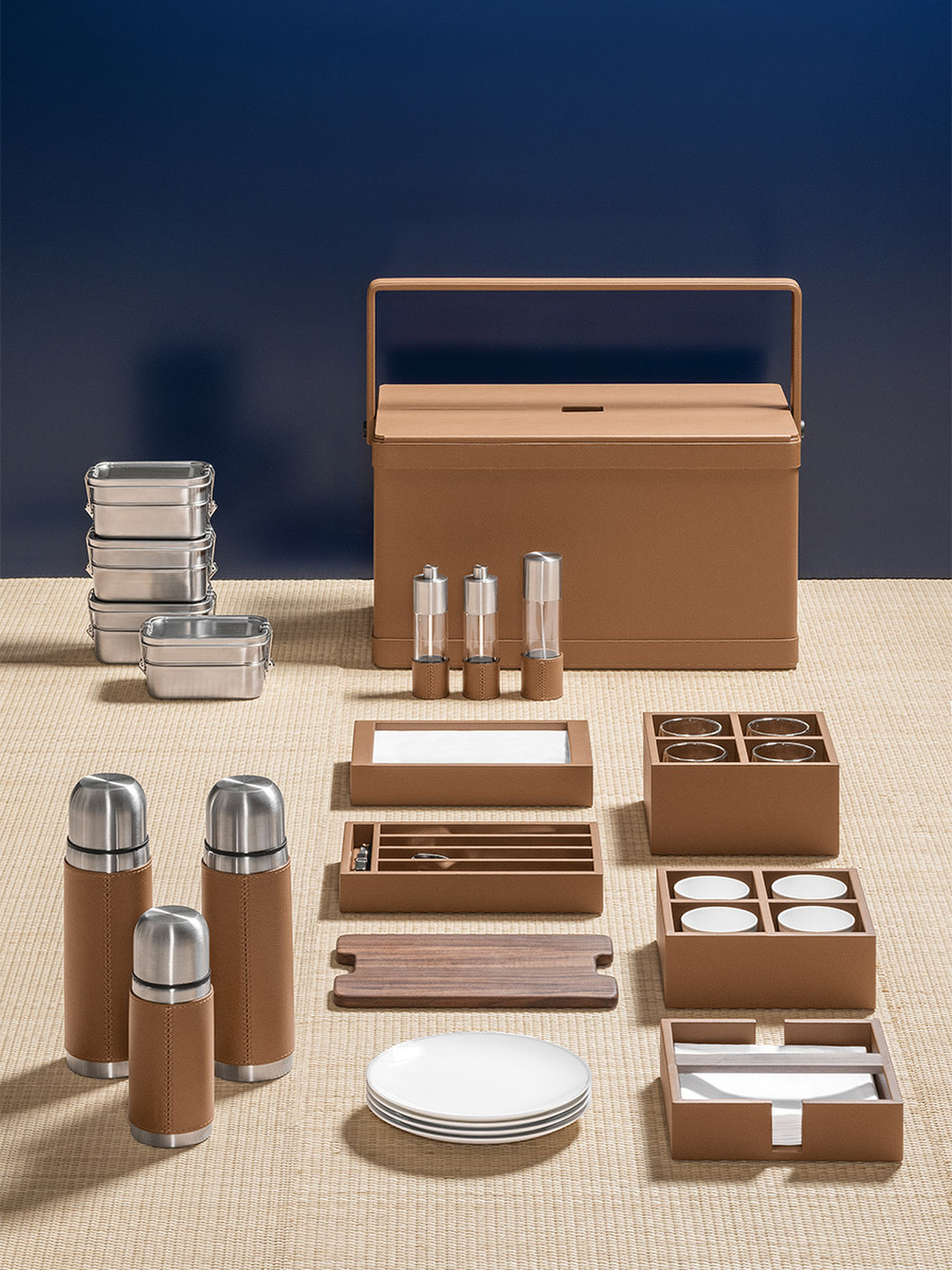 01 tableware picnic basket