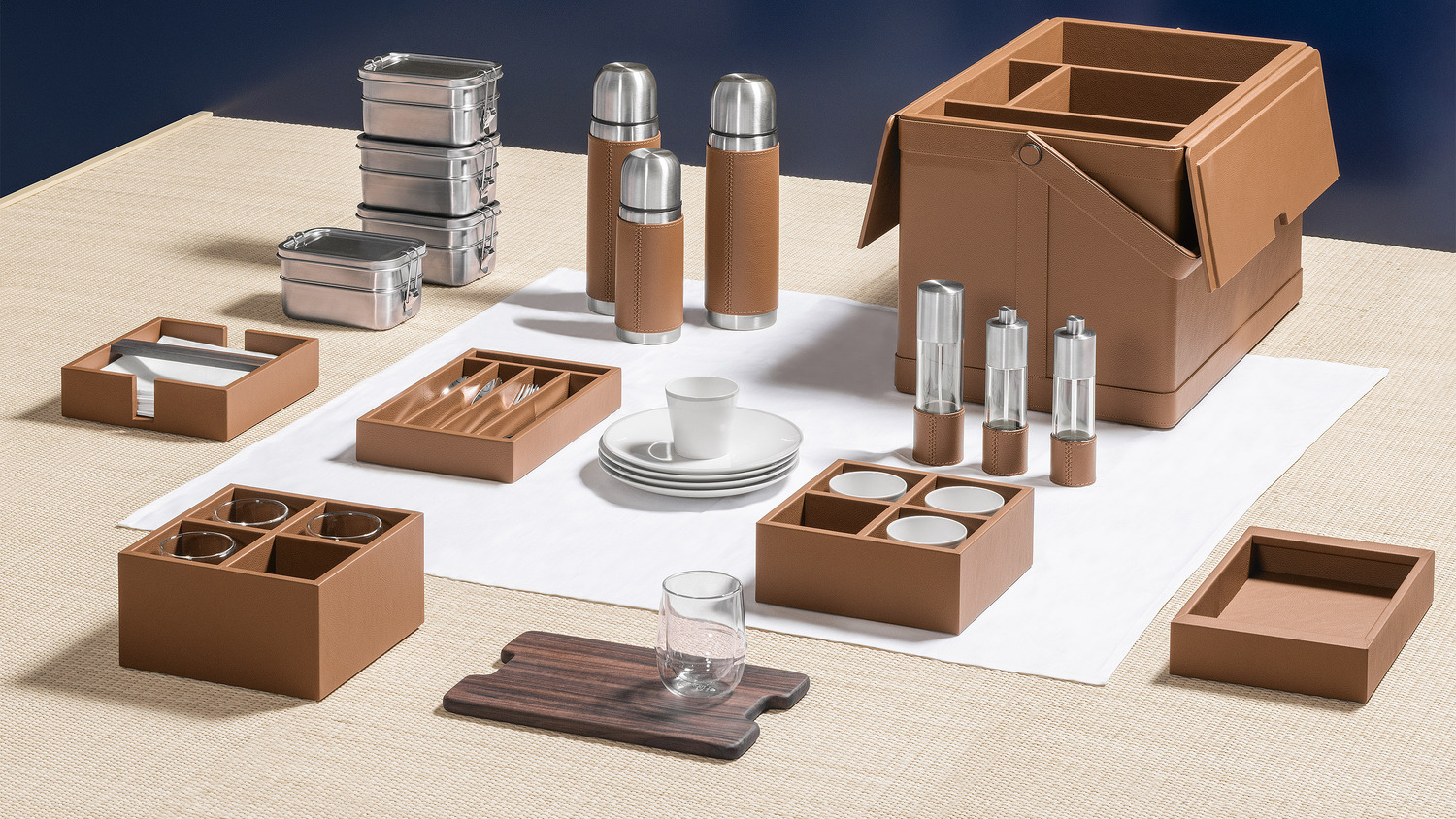 01 tableware picnic basket