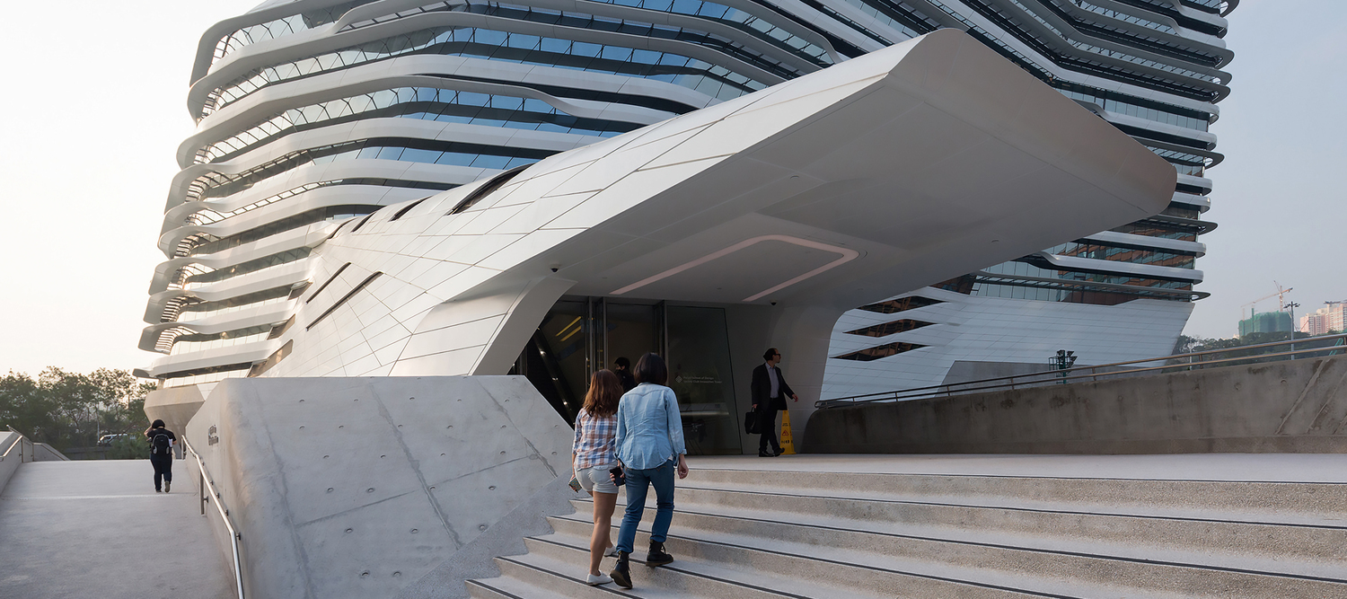 ESTERNO The Jockey Club